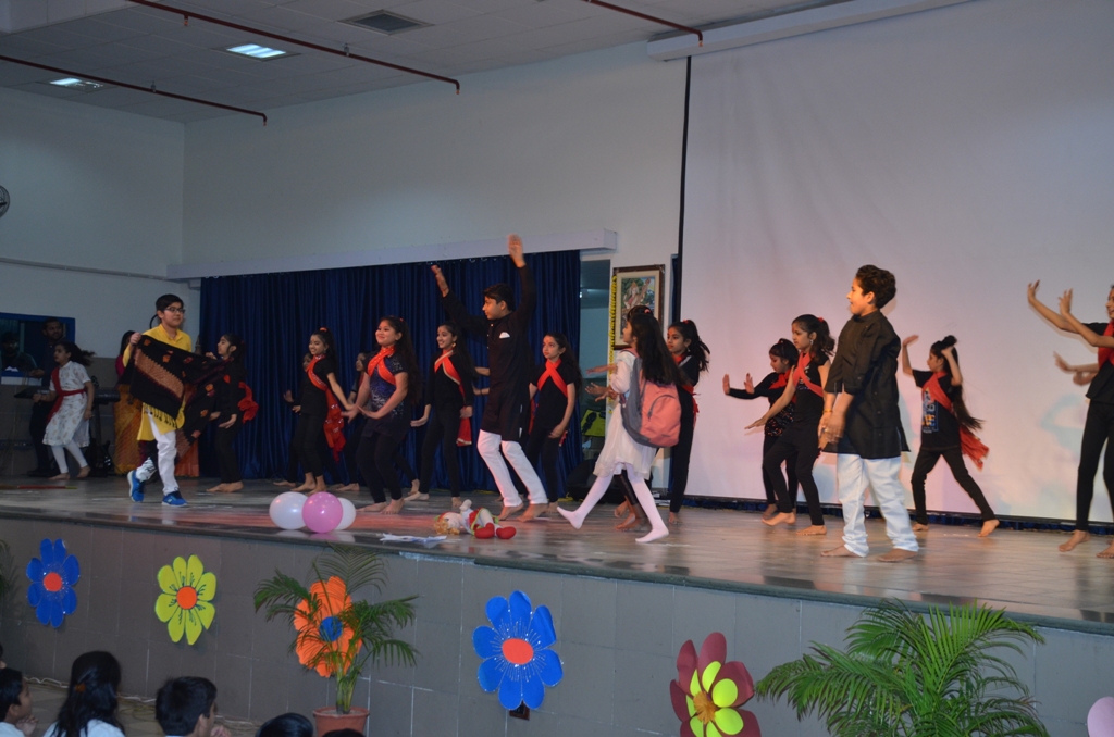 Grade V class show held at Sanskar School 